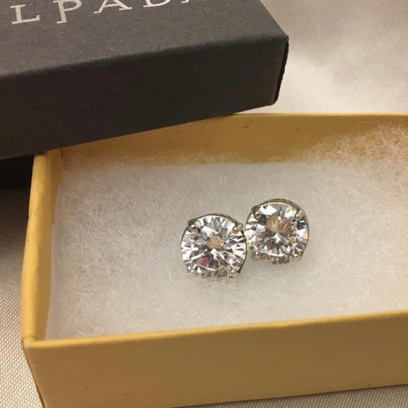 Silpada P2381 Crown Jewel Cubic Zirconia Earrings - Picture 3 of 16